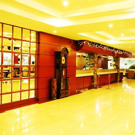 Grand Regal Hotel Баколод Екстериор снимка