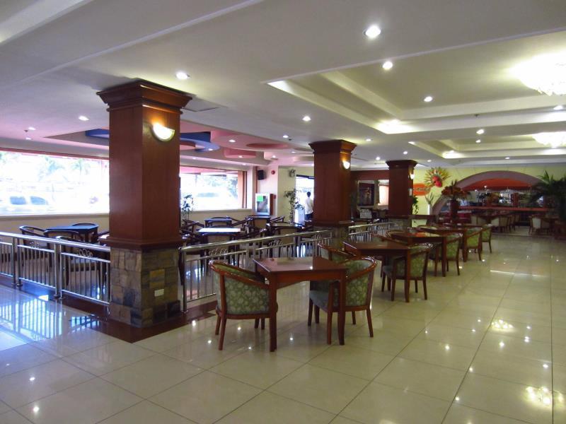 Grand Regal Hotel Баколод Екстериор снимка