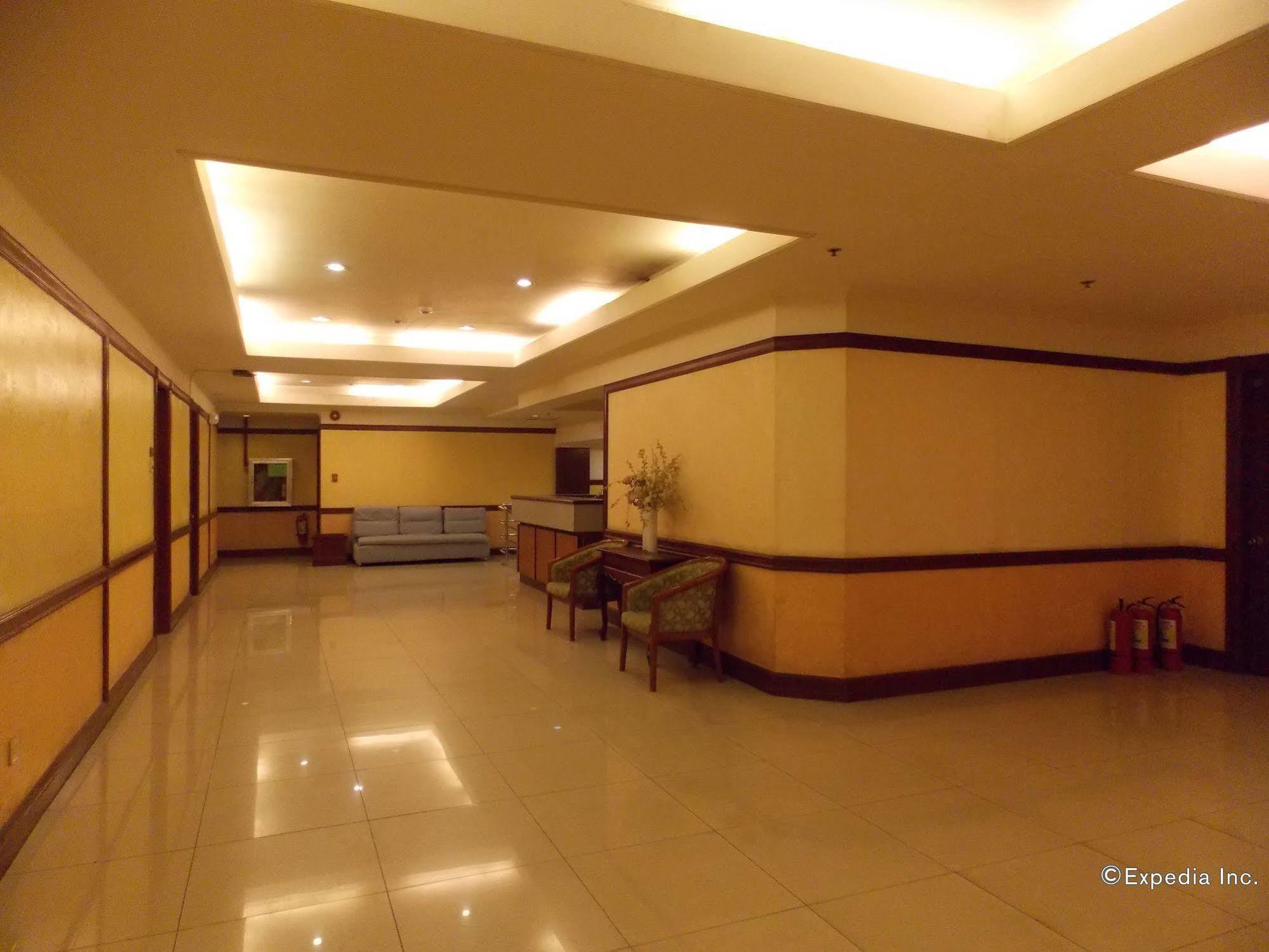 Grand Regal Hotel Баколод Екстериор снимка